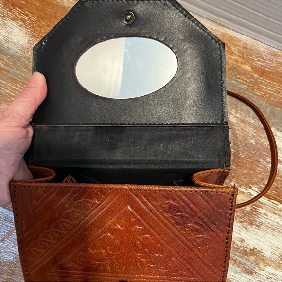 Vintage Moroccan EmilyAnn Tooled Leather Crossbody Small &lipstick Cover - Picture 5 of 16